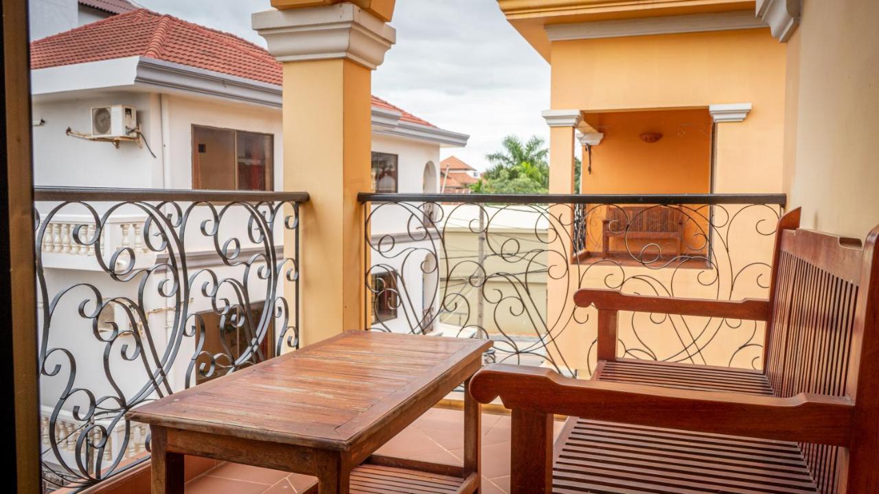 Den Hotel Totonou Siem Reap Exterior photo